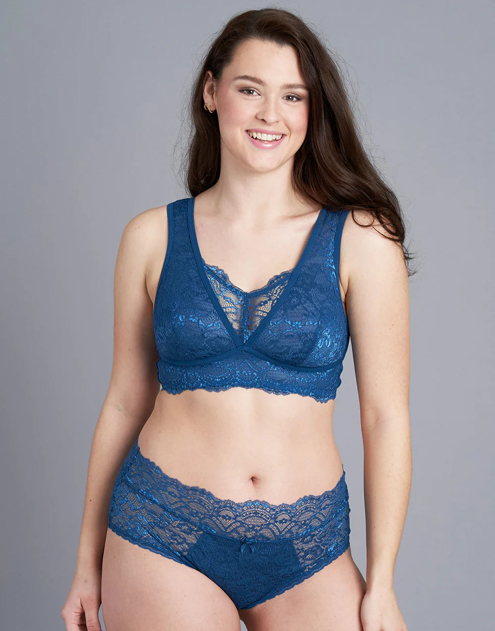High-Panty Eliana Ocean - Image 3