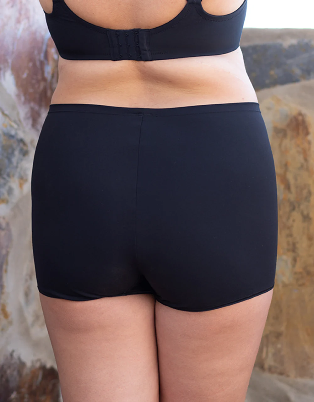 High-Waist-Shorts-Set 2x Basic Black - Image 3