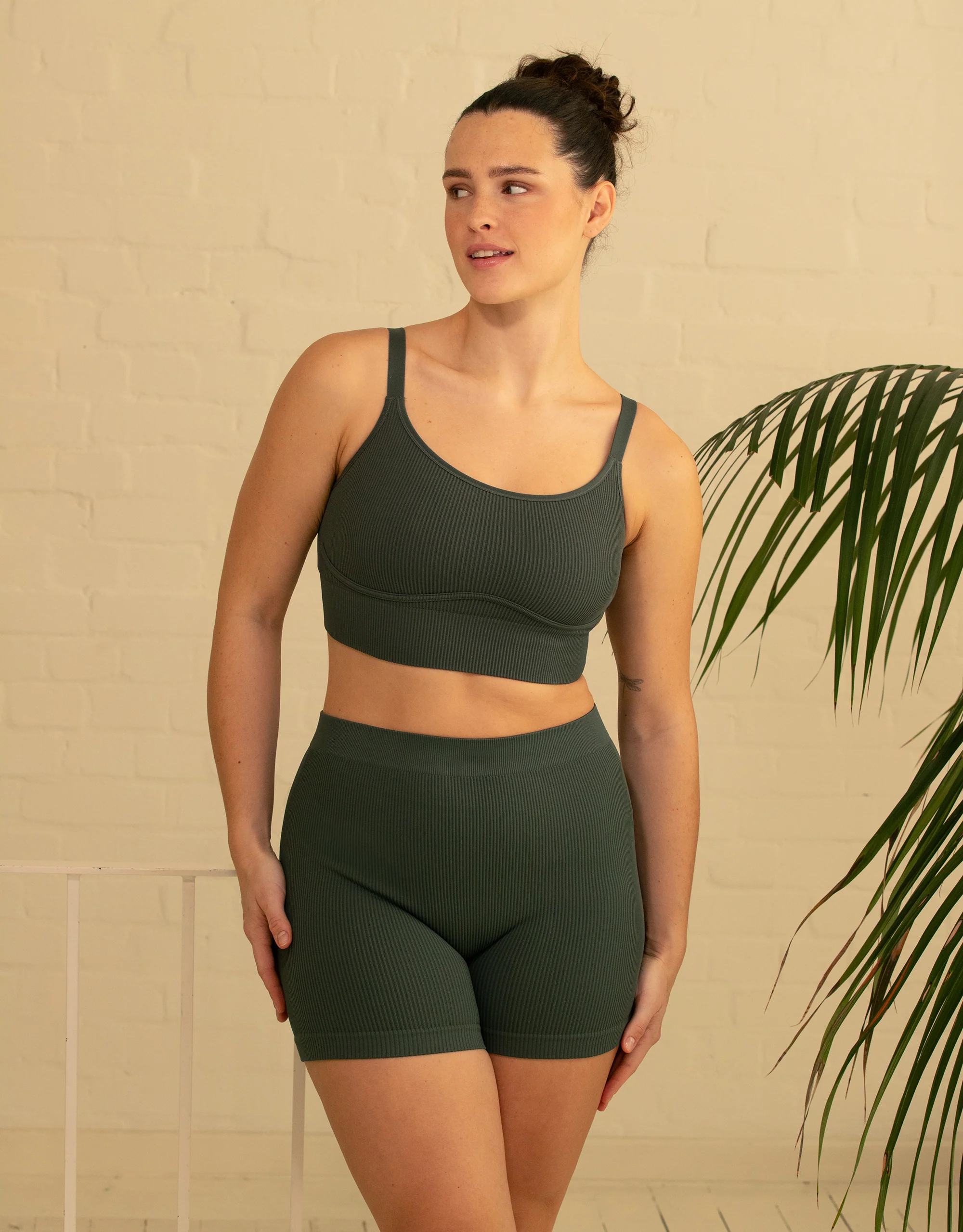 High-Waist-Shorts Freeda Olive - Image 3