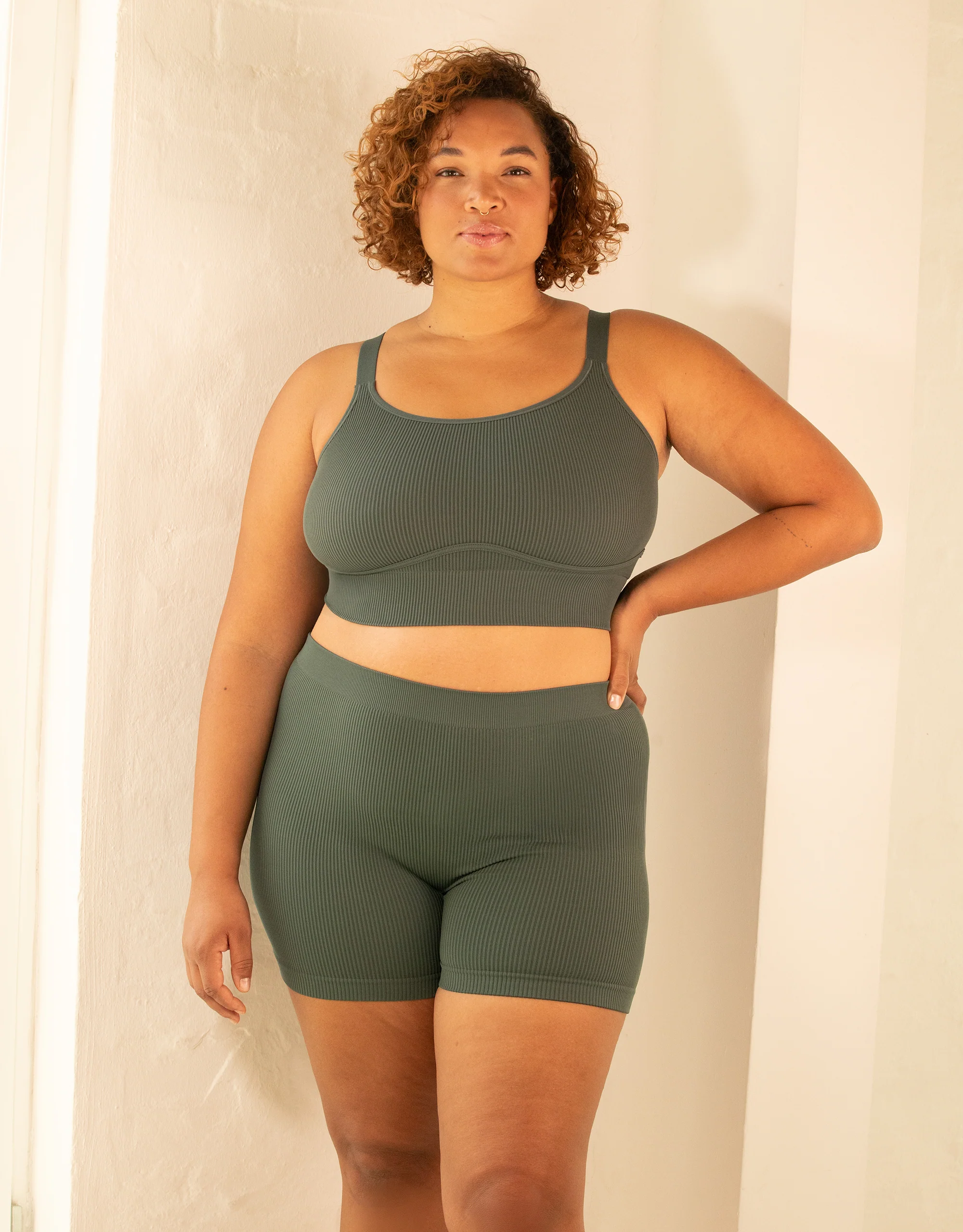 High-Waist-Shorts-Set 2x Freeda Olive/Taupe - Image 9