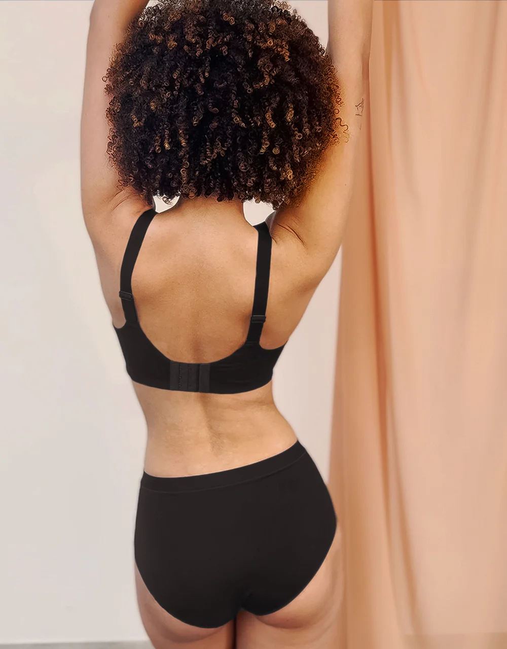 Still-Bralette Cozymama Black - Image 6