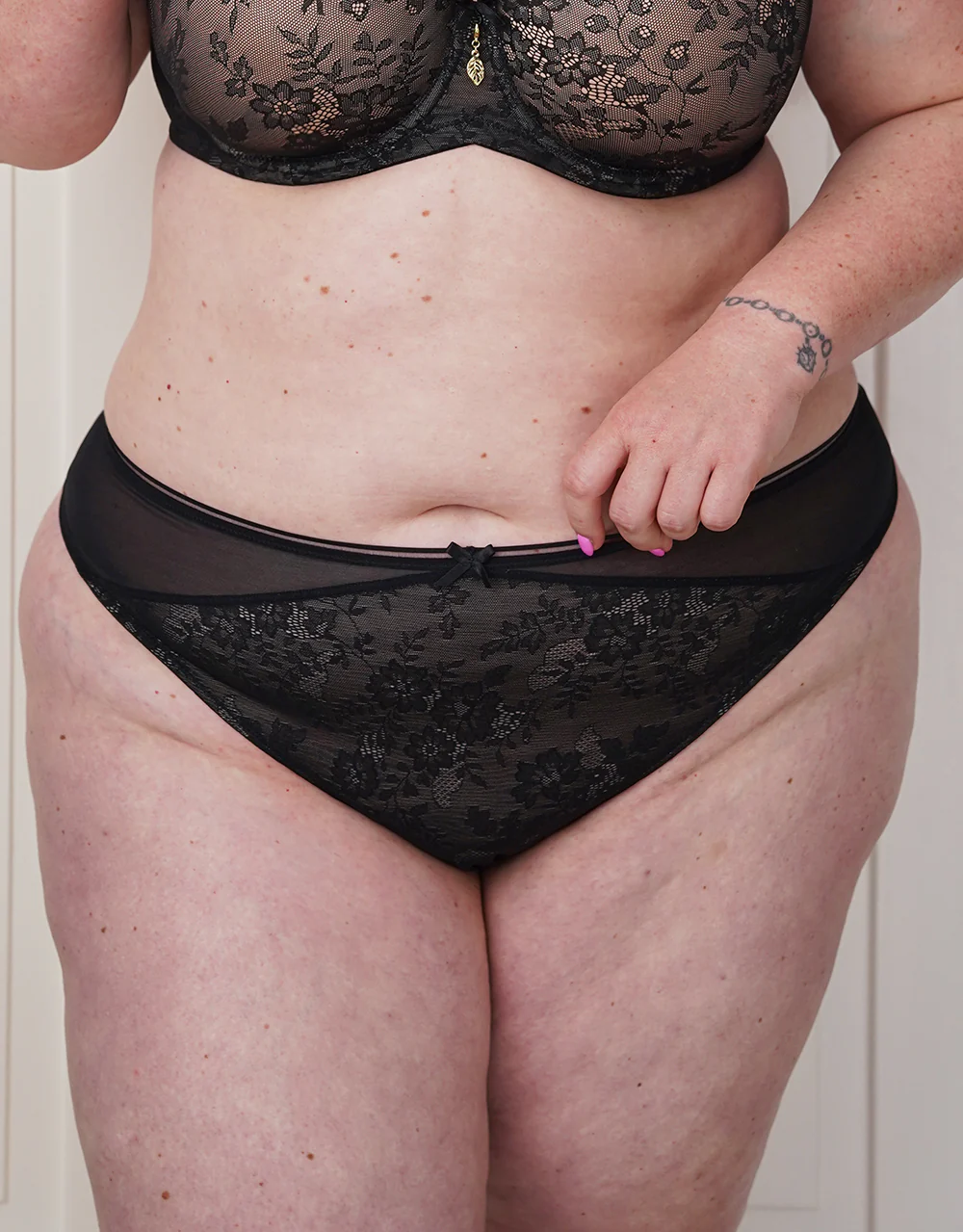String True Lace Black - Image 3