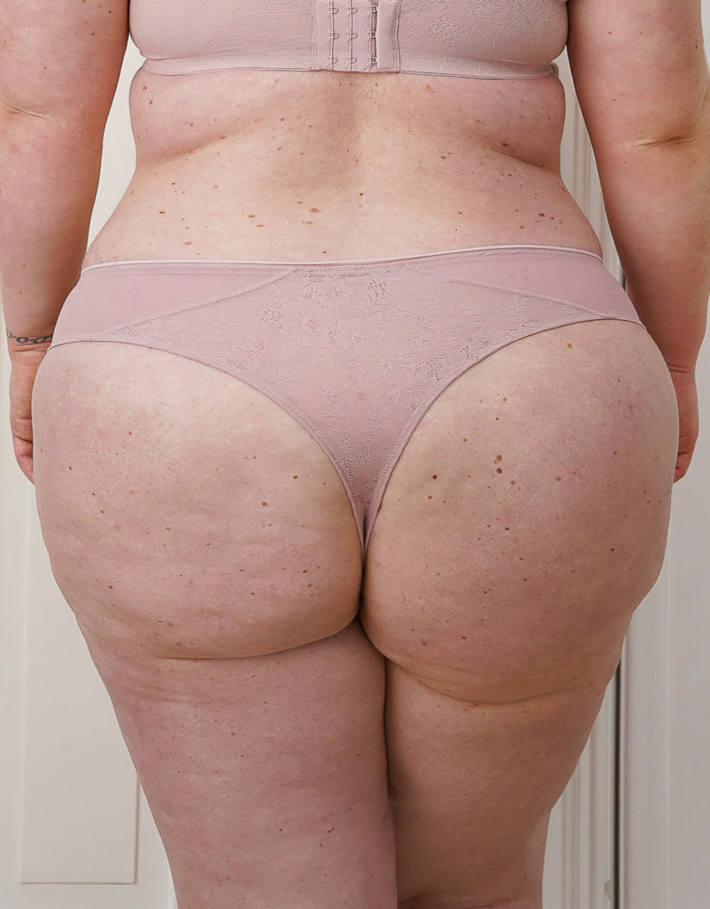 String True Lace Rose - Image 4